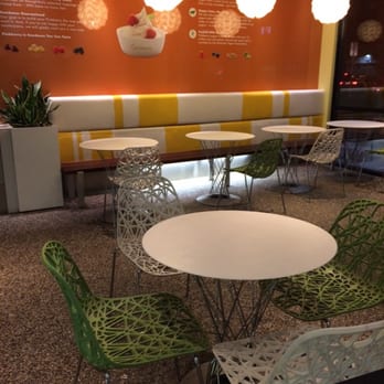 Pinkberry - Interior - Ice Cream & Frozen Yogurt Near Me - Sunnyvale, California