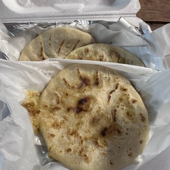 Antojitos salvadoreños - Salvadoran Near Me - Austin, Texas