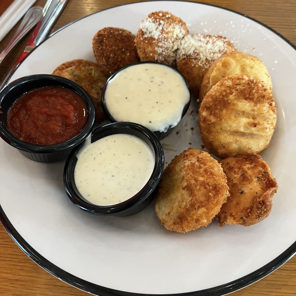 T-Ravs - Sampler - Pizza Near Me - Jackson, Missouri T-Ravs - Sampler - Pizza Near Me - Jackson, Missouri