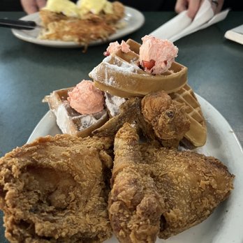 Metro Diner - Fried Chicken & Waffle - American Near Me - Chesapeake, Virginia Metro Diner - Fried Chicken & Waffle - American Near Me - Chesapeake, Virginia