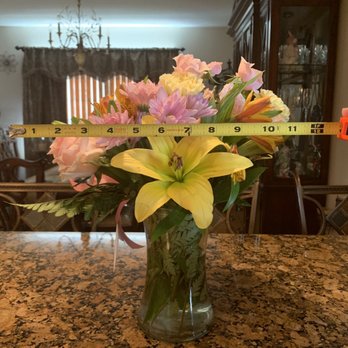 Elizabeth Flower House - Ordered XL arrangement, received a small - Florists Near Me - Elizabeth, New Jersey