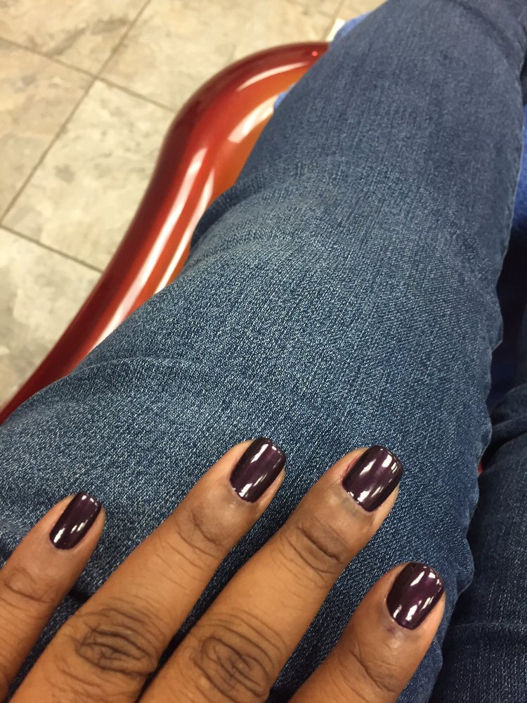 Davi Nail Salon Logo