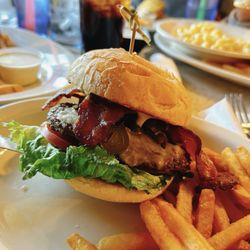 Mr V's Family Restaurant - Jalapeño popper burger