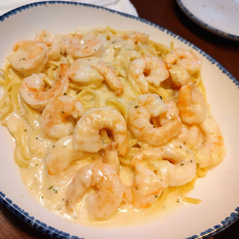 Red Lobster - a plate of pasta with shrimp - Seafood Near Me - Miami, Florida Red Lobster - a plate of pasta with shrimp - Seafood Near Me - Miami, Florida