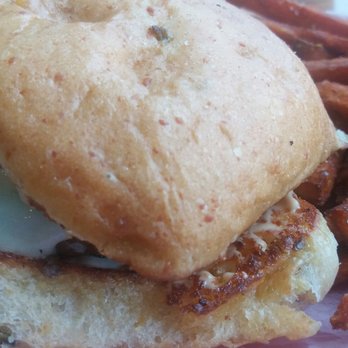 Phil's Icehouse - 78704 - Burgers Near Me - Austin, Texas