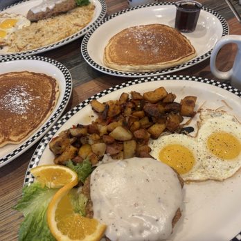 Black Bear Diner Olympia - Chicken Fried Steak (960-1270 cal) Coffee (0 cal) Pancake Stacks - Breakfast & Brunch Near Me - Olympia, Washington