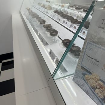 See's Candies - Candy Stores Near Me - Los Altos, California