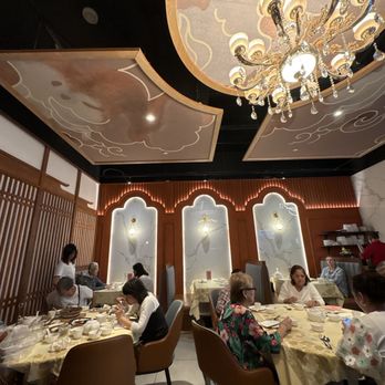 Royal Dim Sum - Atmosphere - Dim Sum Near Me - Westbury, New York