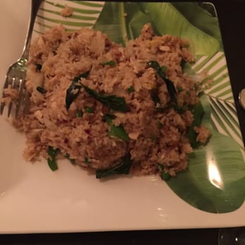 Smiling Banana Leaf - Spicy fried rice with chicken - Thai Near Me - Pittsburgh, Pennsylvania