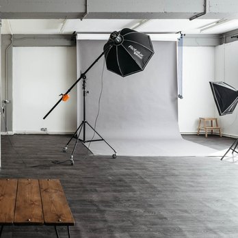 69 Drops Studio - Studio 2 - Video/Film Production Near Me - London, XGL 69 Drops Studio - Studio 2 - Video/Film Production Near Me - London, XGL