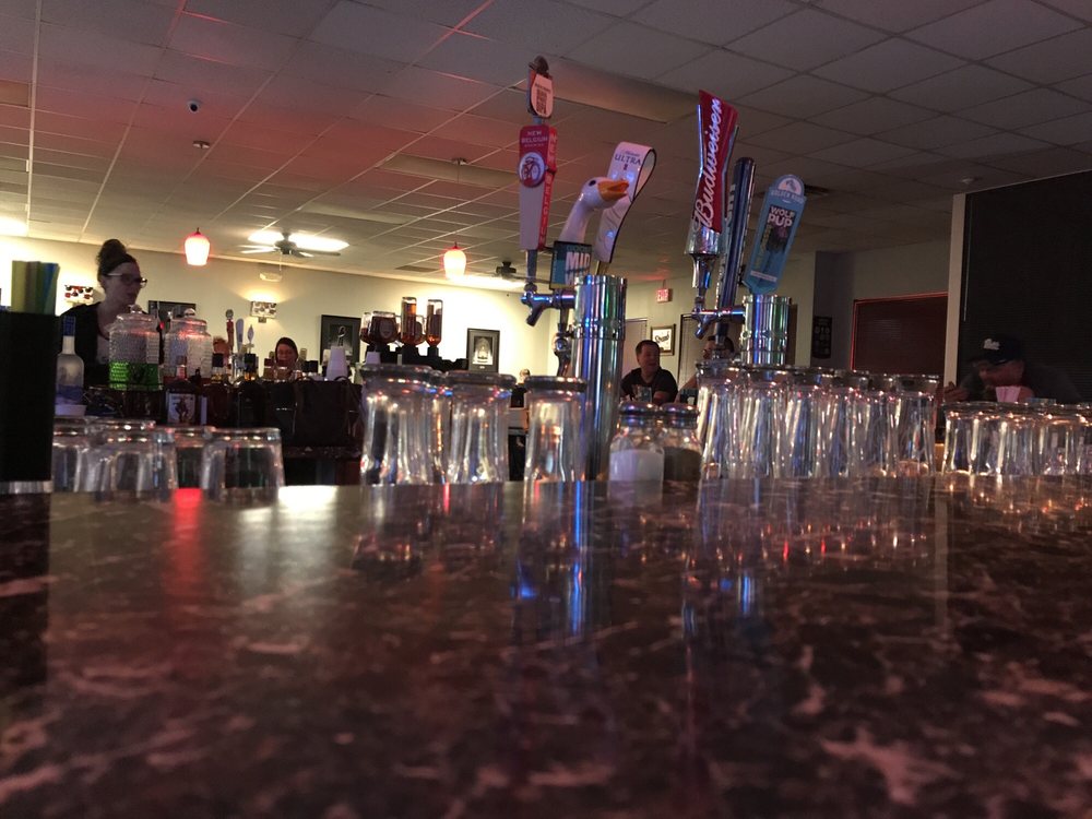 TROPHY’S BAR & GRILL Updated September 2024 14 Reviews 1350 St