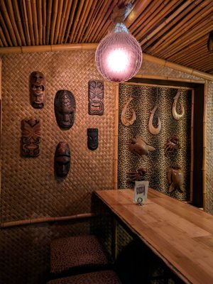 Hala Kahiki Lounge by null