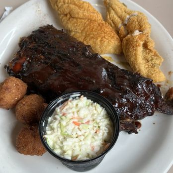 Blues City Cafe - Southern Near Me - Memphis, Tennessee