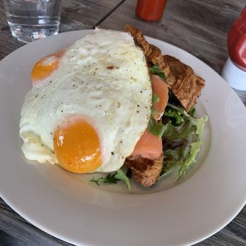 Cos&Pi - Smoked Salmon Croissant - Breakfast & Brunch Near Me - South Pasadena, California Cos&Pi - Smoked Salmon Croissant - Breakfast & Brunch Near Me - South Pasadena, California
