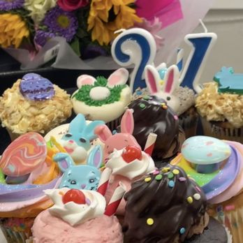 C'est Si Bon Bakery - 1/2 Dozen Cupcakes Deal - Bakeries Near Me - San Jose, California