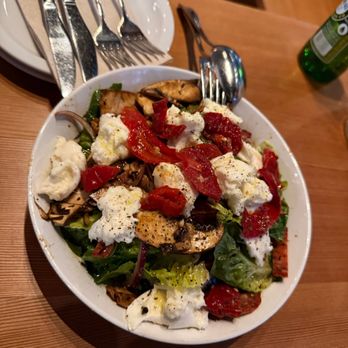 Casey's Pizza - Jersey Salad - Pizza Near Me - San Francisco, California