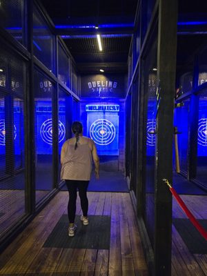 Dueling Axes Las Vegas | Axe Throwing Bar by null