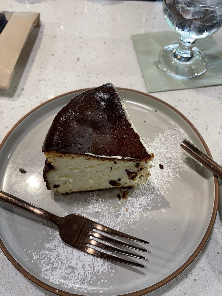 NIBL DESSERT AND CAFE Updated September 2024 19 Photos 1333 Main