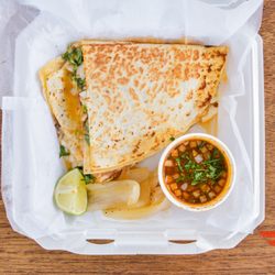 Taqueria Luna - Quesadilla Birria w/ consume