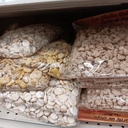 La Perla Market - Dried fava beans, native corn and TVP (soy meat)