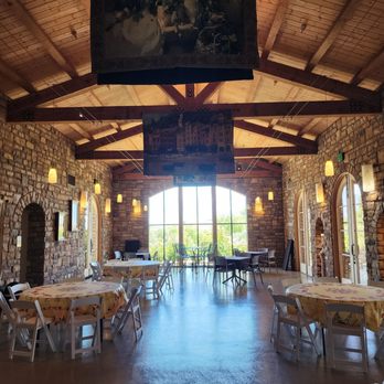 Pear Valley - Beautifully done room - Wineries Near Me - Paso Robles, California
