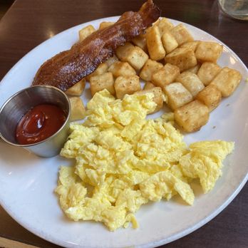 Cafe Genevieve - Breakfast with Apple Wood Smoked Bacon* - Breakfast & Brunch Near Me - Jackson, Wyoming Cafe Genevieve - Breakfast with Apple Wood Smoked Bacon* - Breakfast & Brunch Near Me - Jackson, Wyoming