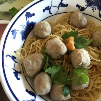 Luu New Tung Kee Noodle - Mi Kho Bo Vien- Dry Egg NoodLes with Beef BaLLs - Chinese Near Me - Milpitas, California Luu New Tung Kee Noodle - Mi Kho Bo Vien- Dry Egg NoodLes with Beef BaLLs - Chinese Near Me - Milpitas, California