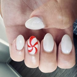 BB Nails and Spa - Acrylic nails with design