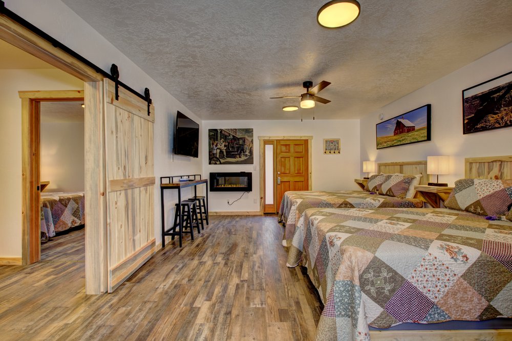 ALPINE LODGE AND RV Updated September 2024 900 S Main St, Cascade