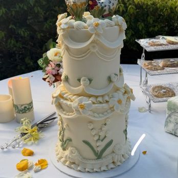 Sugarbloom Cakery And Coffee - the cake, turned out pretty regardless of everything else :) - Coffee & Tea Near Me - Redlands, California