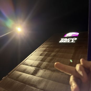 Taco Bell - A roach infested shithole - Tacos Near Me - Maryville, Tennessee