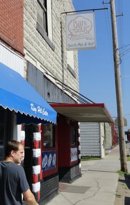 Bill's Pub by null