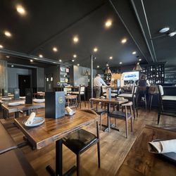 Manu Bar and Grill
