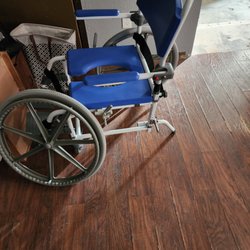 Comfort & Care Medical Supplies - This happened minutes after they left.. Good thing I was about to use it and not actually in it   I DO NOT RECOMMEND!!!!!!
