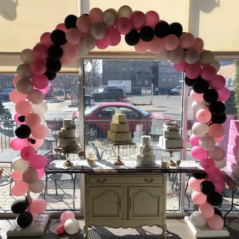 Jennivee’s Bakery - Desserts Near Me - Chicago, Illinois