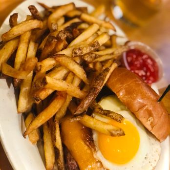 Kooky Canuck - "Memphis Best Burger" with lettuce, avo, BBQ onions, cheddar, herb garlic mayo and sunny egg - so so good!! - New American Near Me - Memphis, Tennessee Kooky Canuck - "Memphis Best Burger" with lettuce, avo, BBQ onions, cheddar, herb garlic mayo and sunny egg - so so good!! - New American Near Me - Memphis, Tennessee