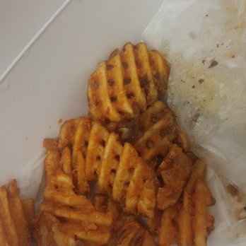 Nitty Gritty - soggy fries that were sitting under the soggy burger - Bars Near Me - Madison, Wisconsin