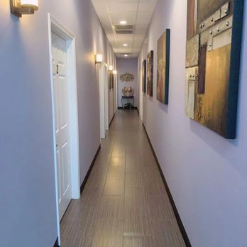 Leaf Massage - Decor in Hall way - Massage Near Me - Tomball, Texas