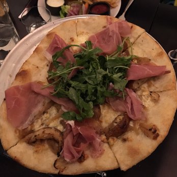 Tratto - Arugula/prosciutto/caramelized onion/blue chz/baked pear pizza; dee-lish! - Italian Near Me - San Francisco, California