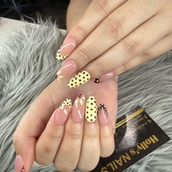 Holly’s Nails