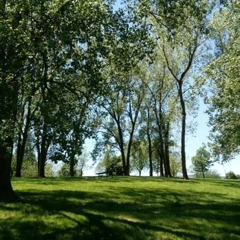 Lee Valley Park - Cottonwood trees provide shade. - Parks Near Me - Omaha, Nebraska Lee Valley Park - Cottonwood trees provide shade. - Parks Near Me - Omaha, Nebraska