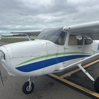 Naples Air Center - Cessna 172 - Flight Instruction Near Me - Naples, Florida Naples Air Center - Cessna 172 - Flight Instruction Near Me - Naples, Florida