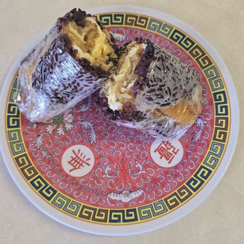Huge Tree Pastry - Purple Rice Roll with Egg - Taiwanese Near Me - Monterey Park, California Huge Tree Pastry - Purple Rice Roll with Egg - Taiwanese Near Me - Monterey Park, California