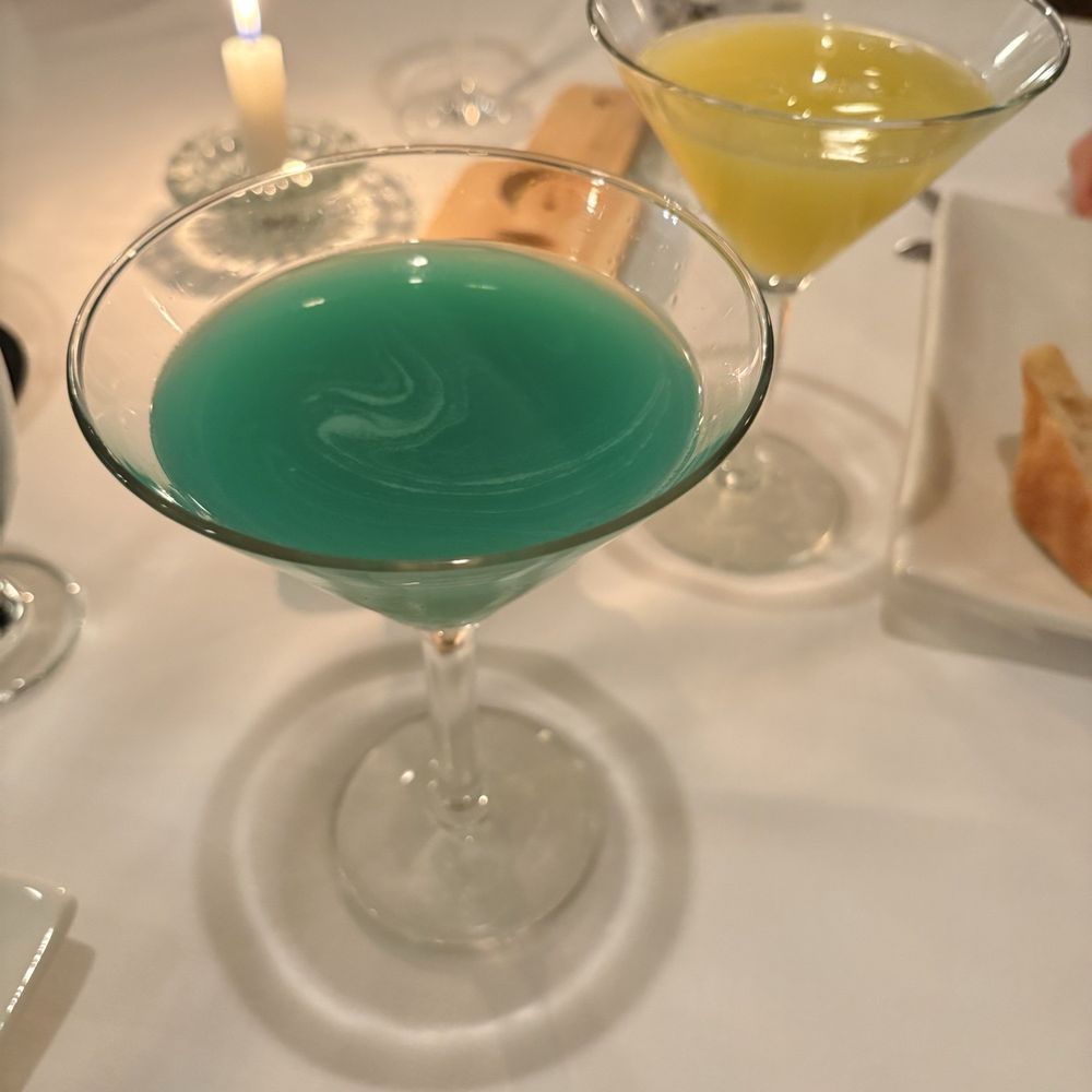 Old Surrey Restaurant - Green timber martini, white rock martini - French Near Me - Surrey, British Columbia