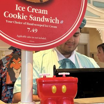 Plaza Ice Cream Parlor - Ice Cream & Frozen Yogurt Near Me - Lake Buena Vista, Florida Plaza Ice Cream Parlor - Ice Cream & Frozen Yogurt Near Me - Lake Buena Vista, Florida