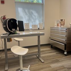 M+ Revitz Lab - Consultation room
