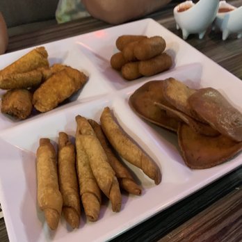 Borikuas - Sampler appetizers, I've had better - Wine Bars Near Me - Hatillo, Puerto Rico