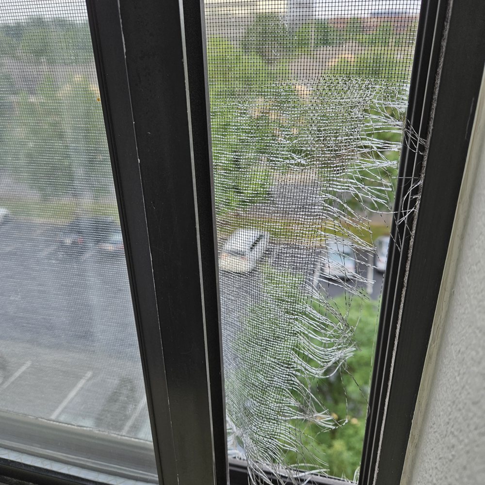 Courtyard by Marriott Somerset - Broken screen. - Hotels Near Me - Somerset, New Jersey Courtyard by Marriott Somerset - Broken screen. - Hotels Near Me - Somerset, New Jersey