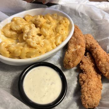 TGI Fridays Effingham - Kids, chicken fingers , macaroni, and cheese - American Near Me - Effingham, Illinois