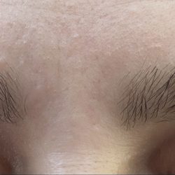 Eyebrow Shape - Uneven brows